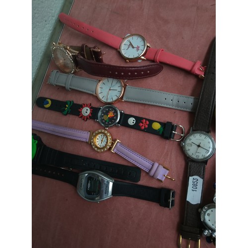 33 - Ten assorted wristwatches