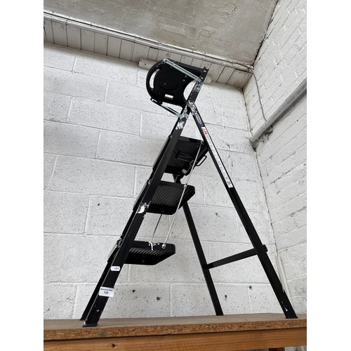 Folding decorators ladders