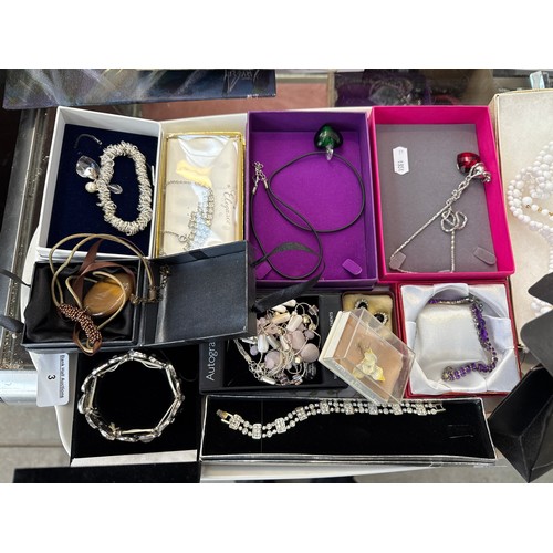 3 - Selection of jewellery