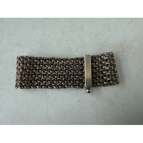 23 - Chainmail bracelet