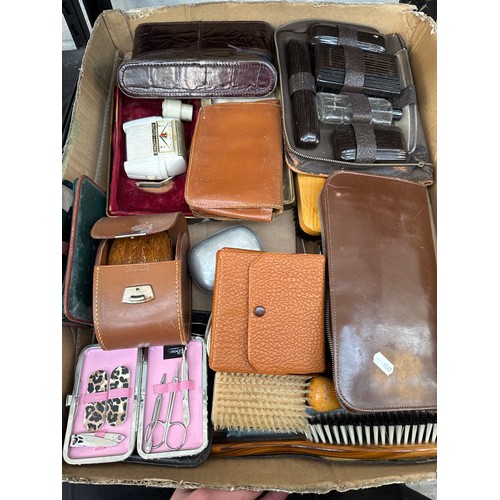 52 - Lot inc gentleman's travel sets, etc