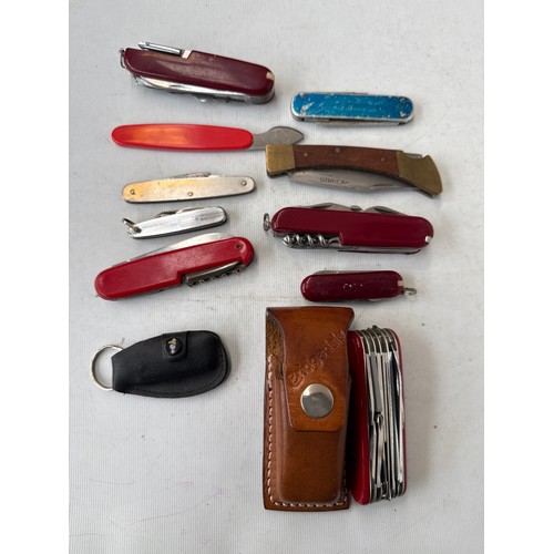 11 - Collection of penknives