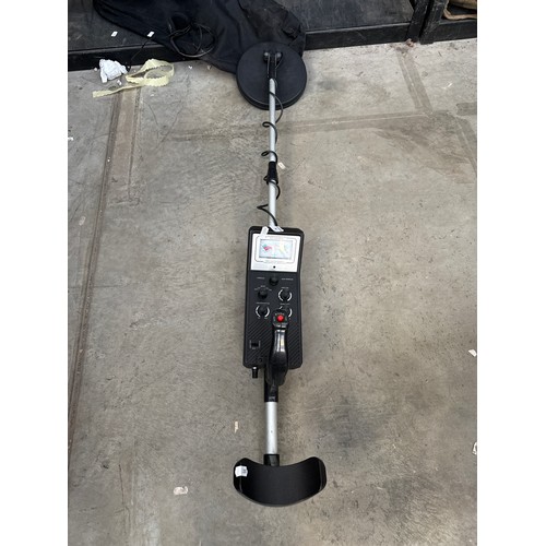 44 - Metal detector