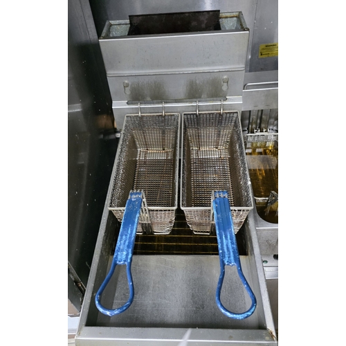 7 - Large single tank 18.5 litre fryer by Pitco