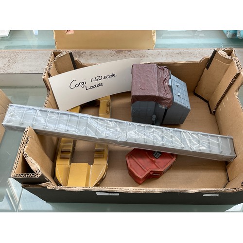 251 - Corgi 1:50 scale loads