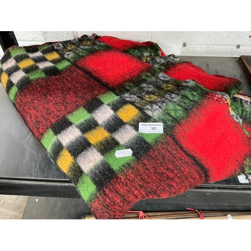 Lot 32        