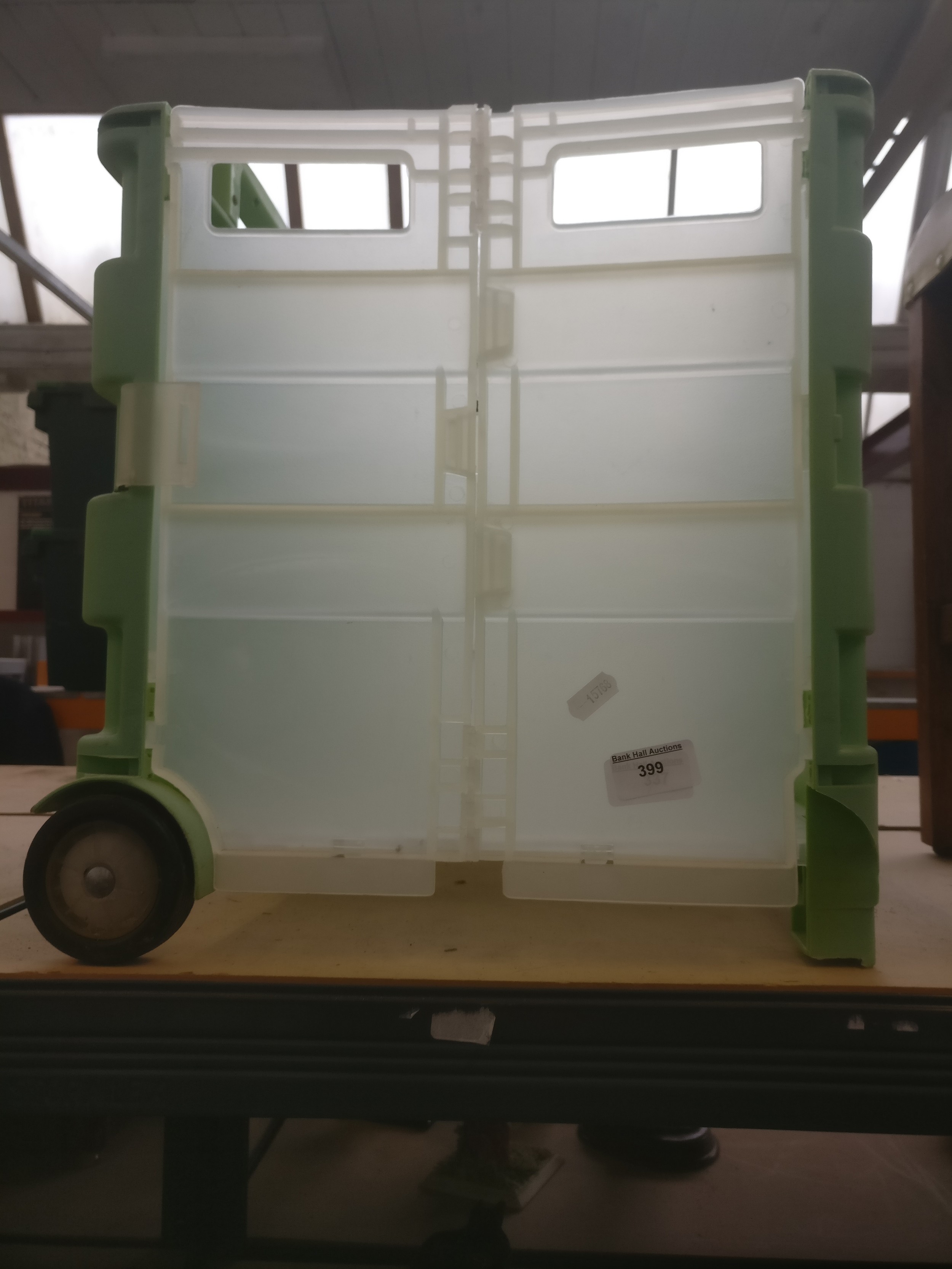 Foldable plastic trolley