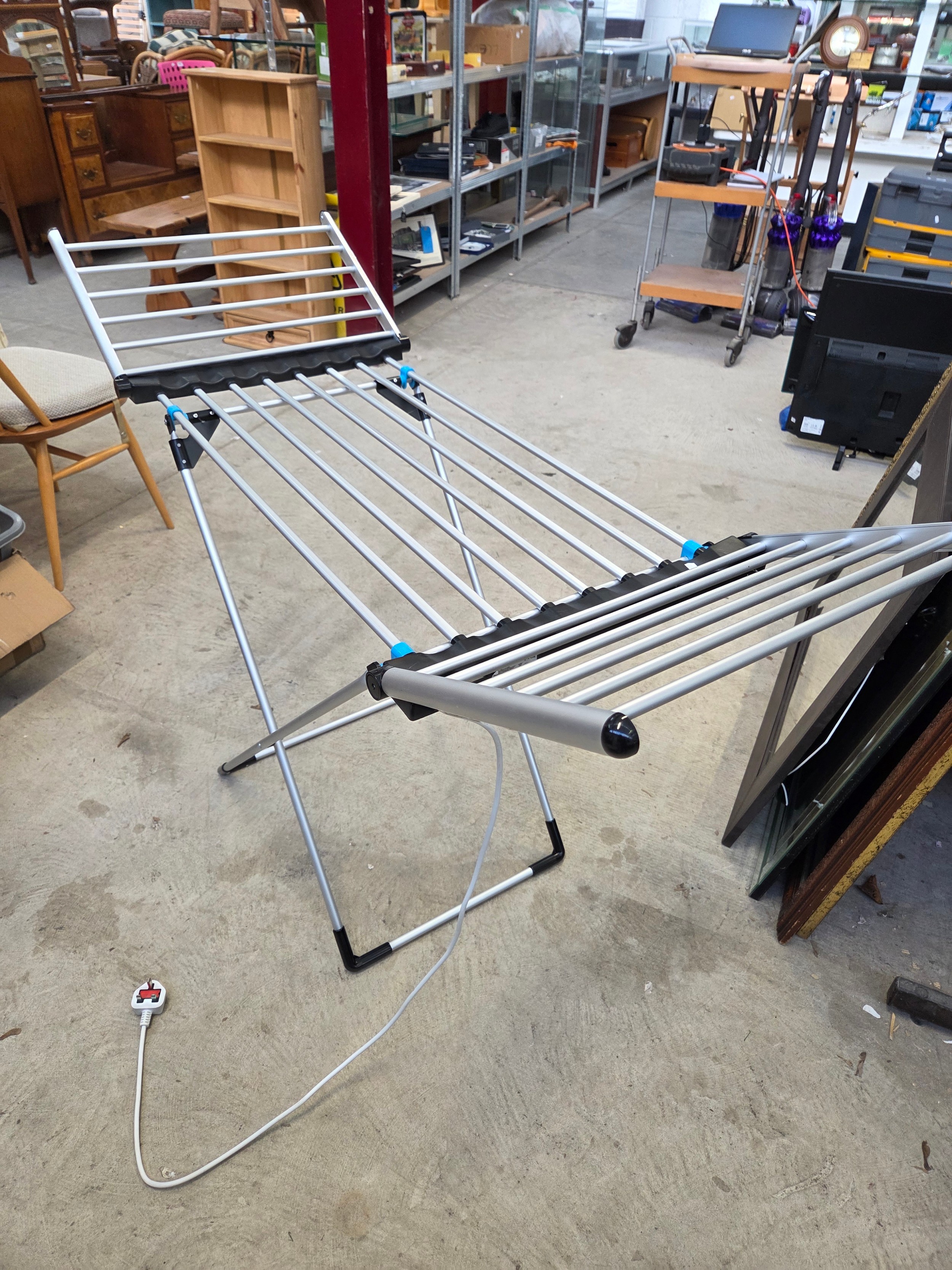 Electric clothes airer