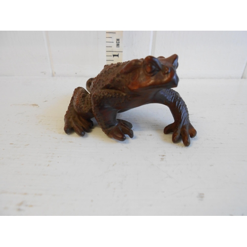 209 - Nicely carved Wooden Toad