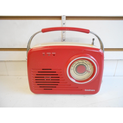 302 - Retro Style Goodmans Radio