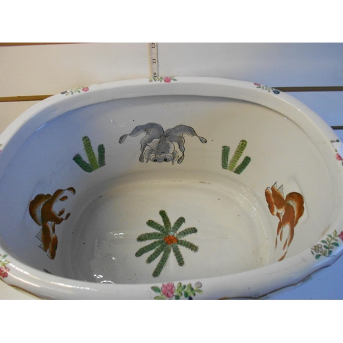 57 - Chinese Well Decorated Foot Bath