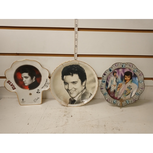 425 - 3 Assorted Elvis Wall Hangers