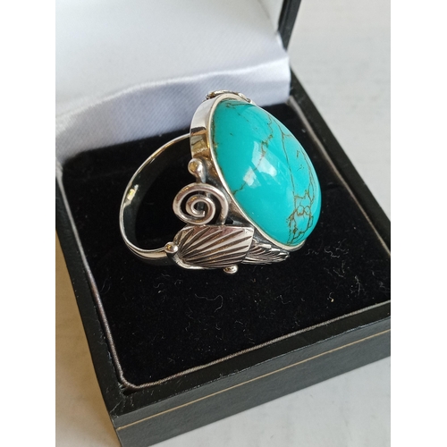 136 - Good Quality Turquoise & Silver Ladies Ring, Size P