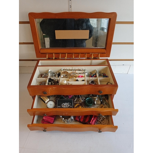 314 - Nice Jewellery Box with Contents