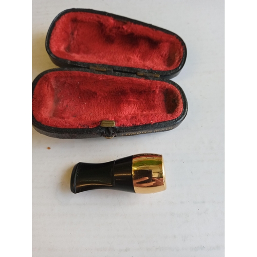 146 - Unmarked but tested for Gold & Bakelite Cheroot with Case