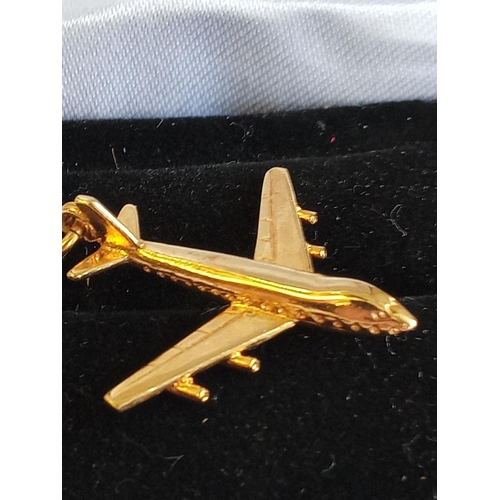 159 - 9ct Gold Jumbo Plane Pendant