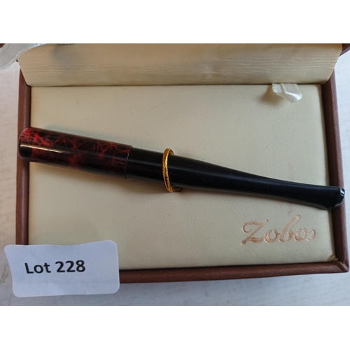 228 - Good Quality Cheroot in Case