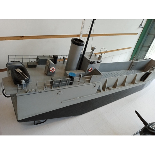 44 - Remote Control Landing Craft. In good working order