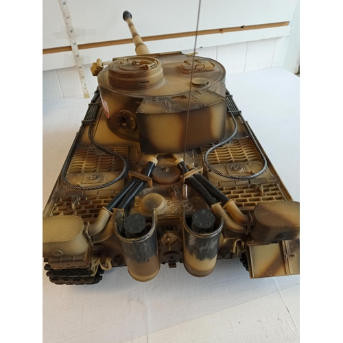 87 - Enlong Remote Control Panther Tank, Fully Working Smokes, Fires & recalls