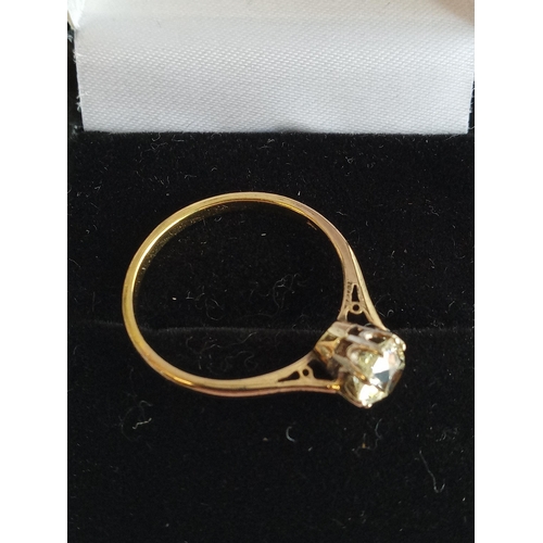 125 - Estimated 1ct 18ct Gold ladies Ring. Very Nice Piece, Size O