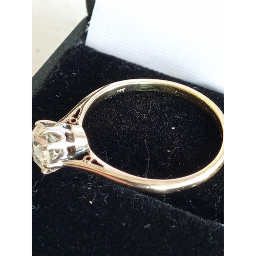 125 - Estimated 1ct 18ct Gold ladies Ring. Very Nice Piece, Size O