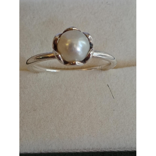 116 - size 7 Ladies Silver  & Pearl Ring