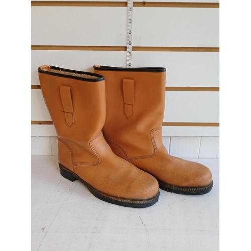 71 - Pair Size 8 Rigger Boots