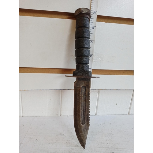 65 - Small Bowie Knife