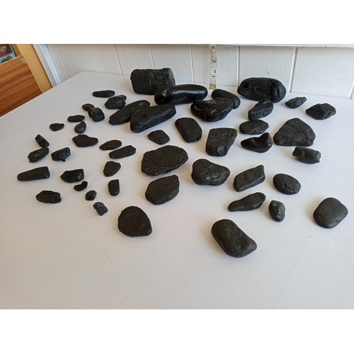 182A - A large Amount of raw Whitby Jet including some nice large pieces. Desirable Lot