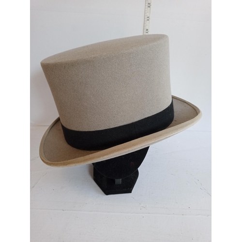 127 - Lincoln Bennett Top Hat, Signed