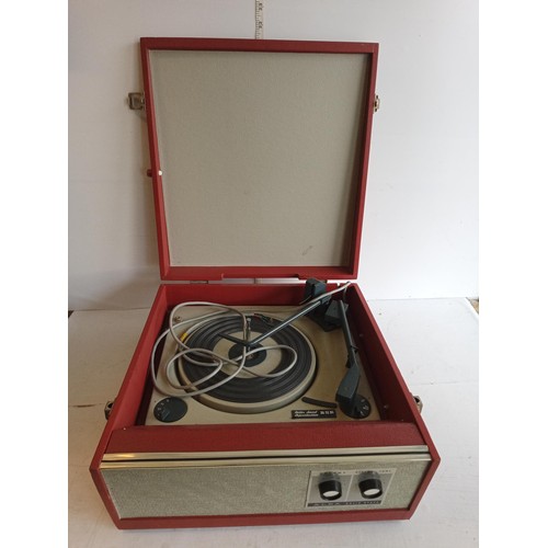 326 - 1960's 70's Record Player, in nice condition. Collection Only