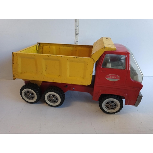 220 - Early Vintage Tonka Tipper Truck, In good order