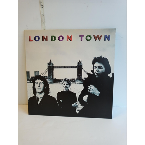 69 - Wings London Town LP, In Lovely condition