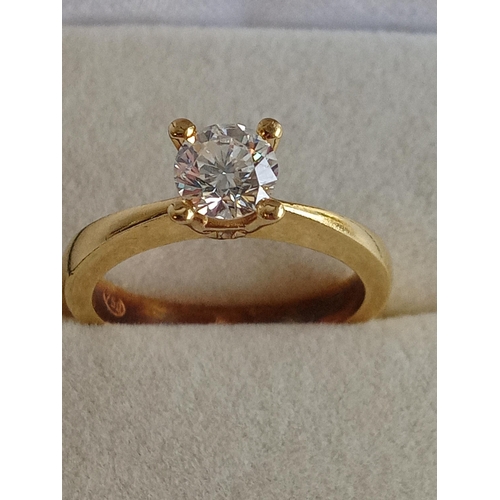 10A - 18ct Gold Ring with full 1/2 ct Quality Diamond, size 6