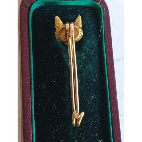 125 - 15ct Fox Tie Pin in Presentation case