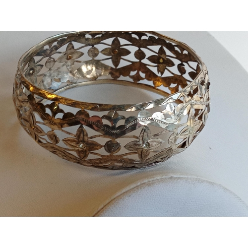 127 - Silver Bangle