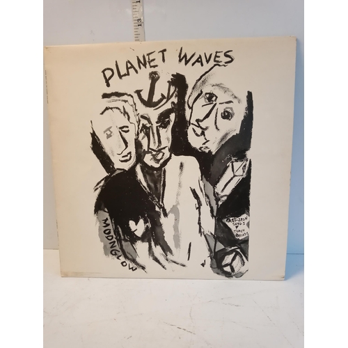 34 - Bob Dylan Planet Waves LP, Lovely Condition