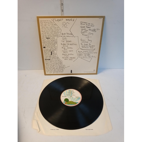 34 - Bob Dylan Planet Waves LP, Lovely Condition