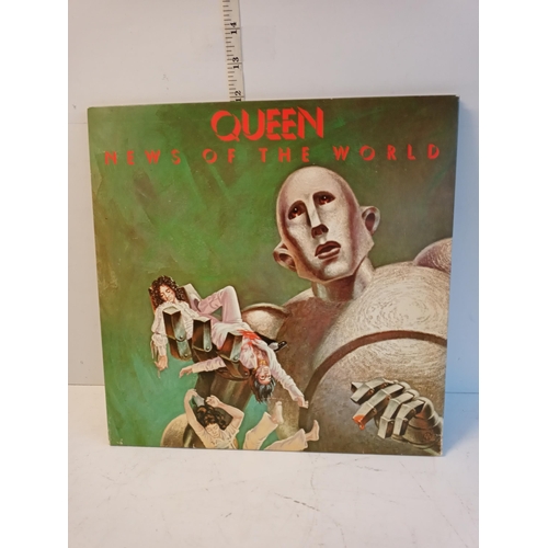 42 - Queen News of the World Lp, In Lovely Condition