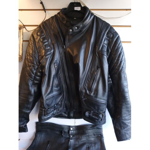 270 - Good Quality Leather 2 Piece Motorbike Suit, Size 40 waist, 46 Chest,inside leg 25