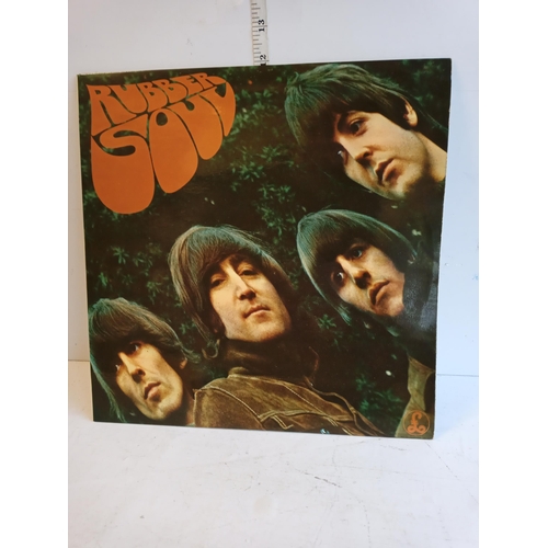 107 - The Beatles Rubber Soul Lp, In Lovely Condition