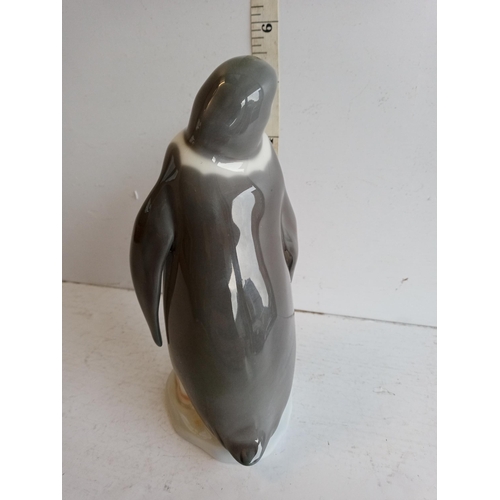 115 - Lladro Penguin