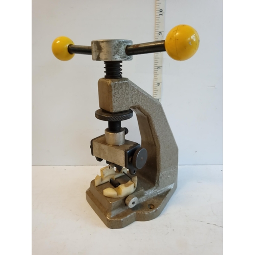 244 - Vintage Watch Press