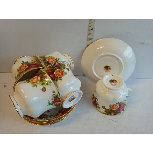 75 - 5 Royal Albert Cups & Saucers