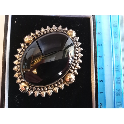 15 - Silver & Black Onyx Brooch in Presentation Case. Good Quality