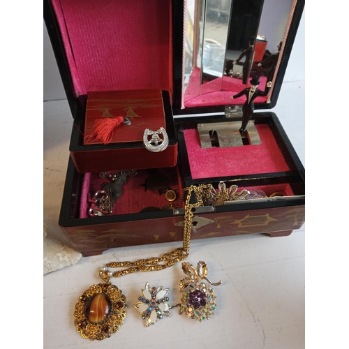 162 - Selection of jewellery Boxes, Pedicure Set & Other, Collection  Only