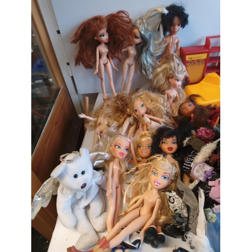 263 - Very Large Selection of Bratz, Good Lot