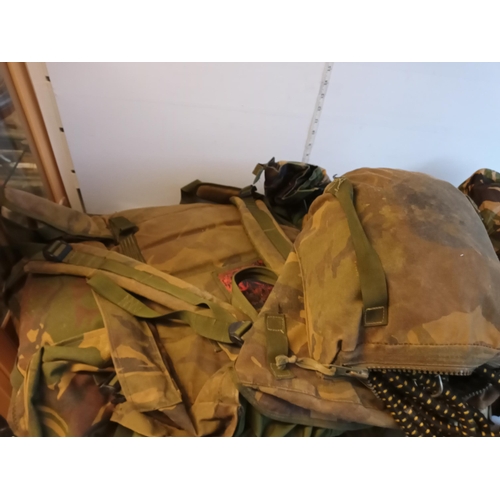 300 - Full Army Kit Inc Helmet, Bag, Clothes, Water Bottle & More. Collection Only