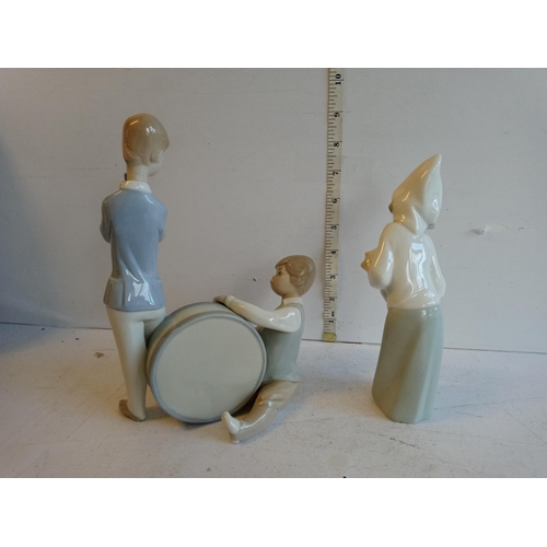 76 - 2 Lladro Figures