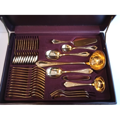 52 - Bestecke Solingen 24ct Gold Plate Complete Canteen of Cutlery in Case. Lovely Set